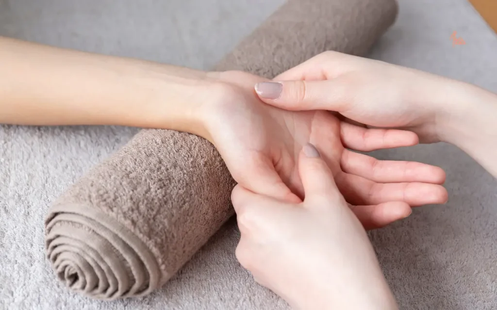 Six Hand Massage at the Best Spa in Gulshan performed by three therapists in synchronized movements for deep relaxation, stress relief, and full-body wellness